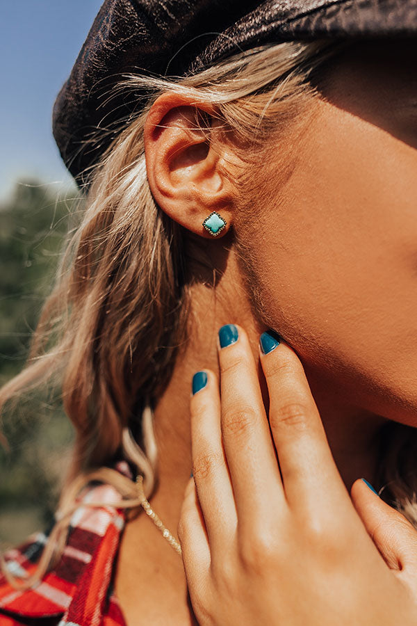 Kendra Scott Mallory Gold Stud Earrings in Variegated Turquoise Magnesite Image - 2