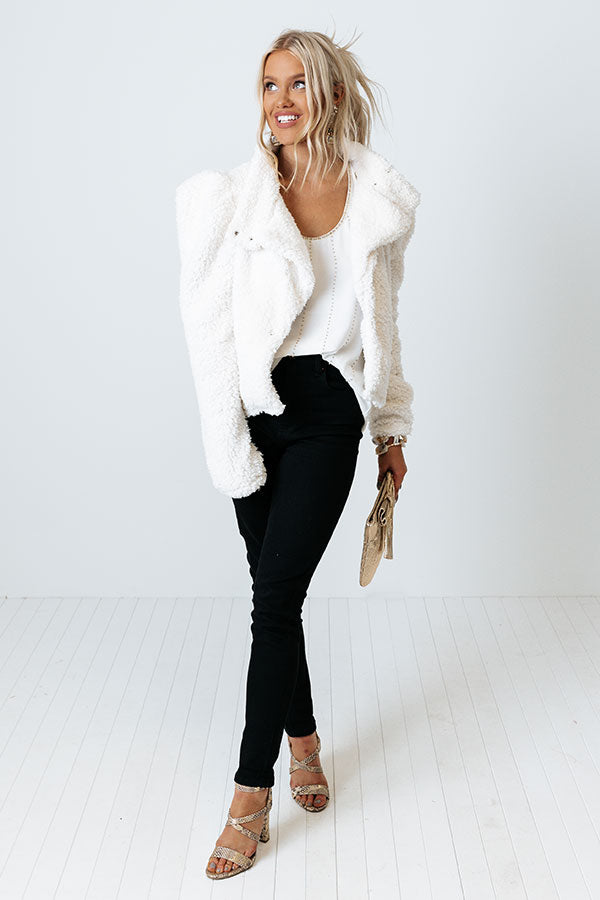 Simply Snow Kissed Sherpa Image - 2
