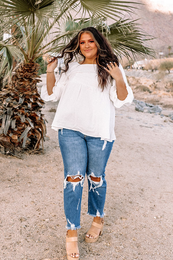 Weekly Date Shift Top In White Curves Image - 5