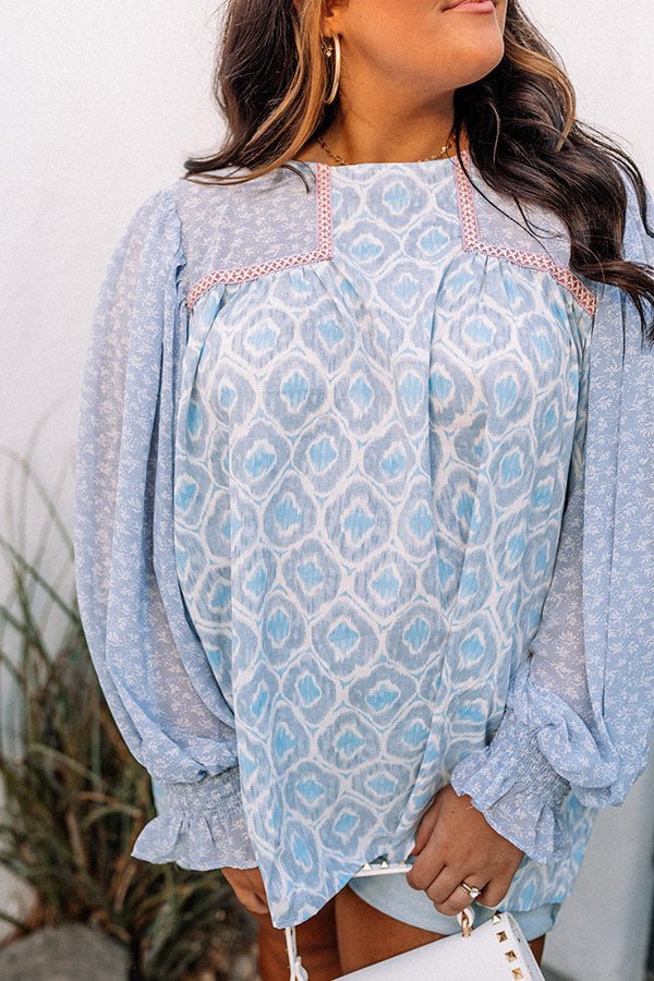Fashionable Favor Shift Top In Sky Blue Curves Image - 2