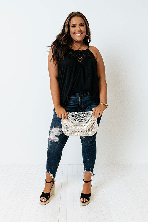Judy Blue The Torri Midrise Distressed Ankle Jean Curves Image - 2