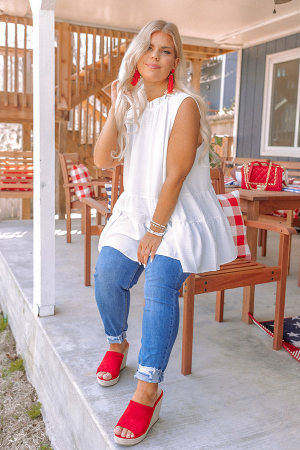 Complete Awe Shift Top In White Curves Image - 1