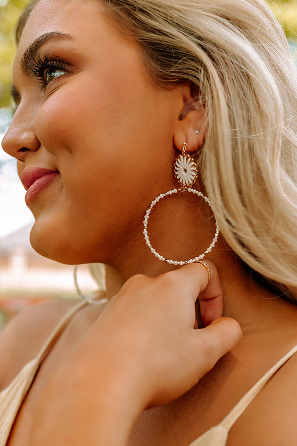 Weekend By The Coast Hoop Earrings In Ivory Image - 1