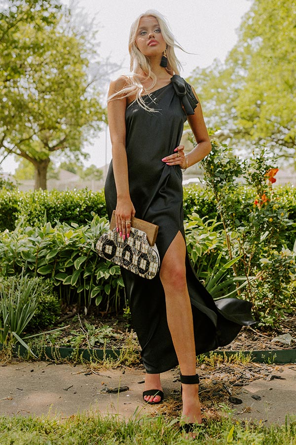 Class And Charm Maxi In Black Image - 1