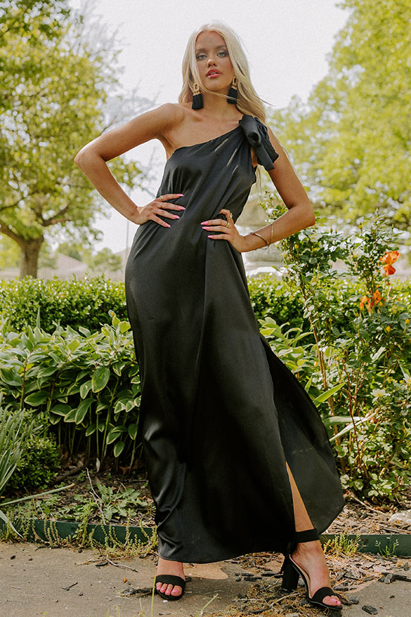 Class And Charm Maxi In Black Image - 2