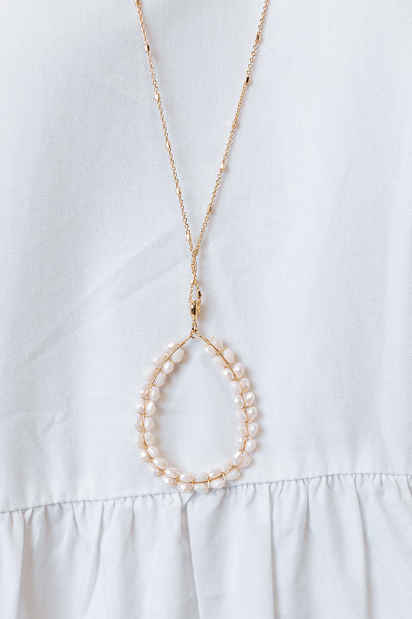 Shimmer In Your Eyes Necklace In Ivory Image - 2