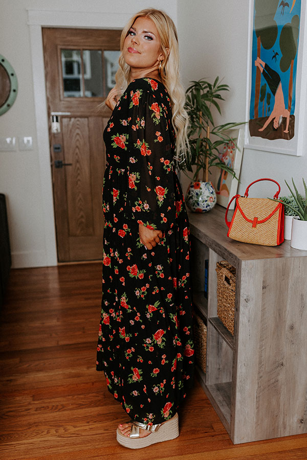 Seas The Moment Floral Maxi in Black Curves Image - 2
