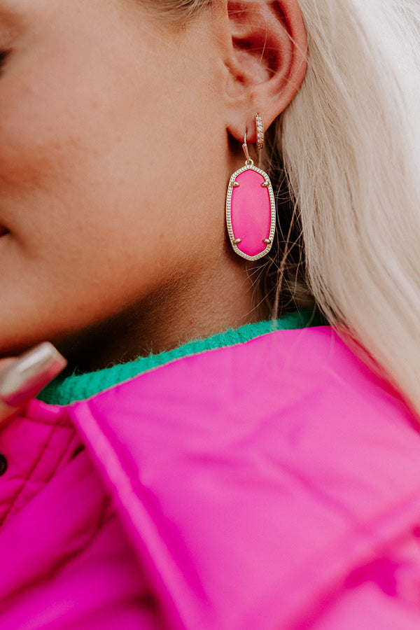 Kendra Scott Elle Gold Drop Earrings in Neon Pink Magnesite Image - 2