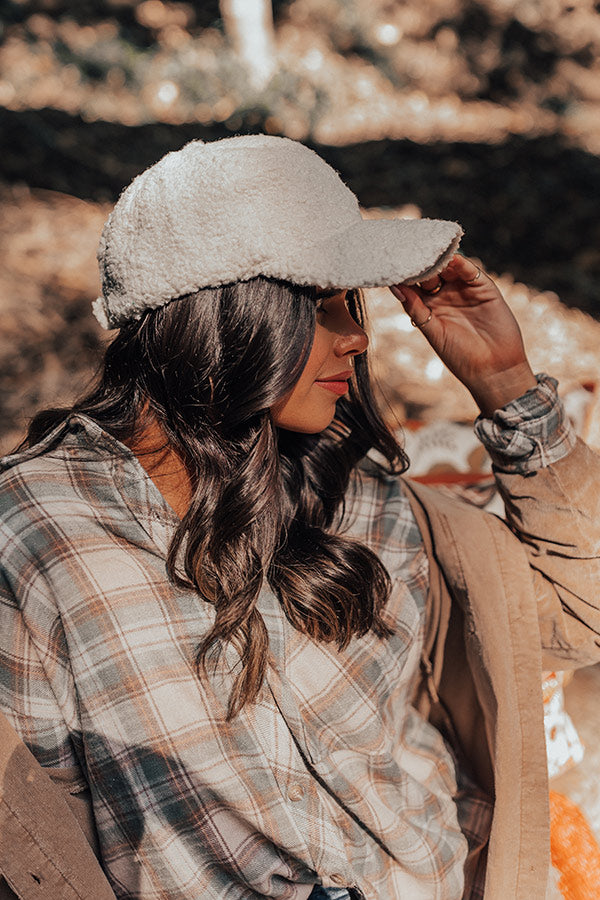 Coffee And Casual Sherpa Baseball Cap In Ivory Image - 3