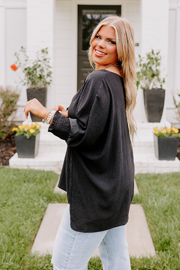 Simply Spectacular Shift Top in Black Curves Image - 3