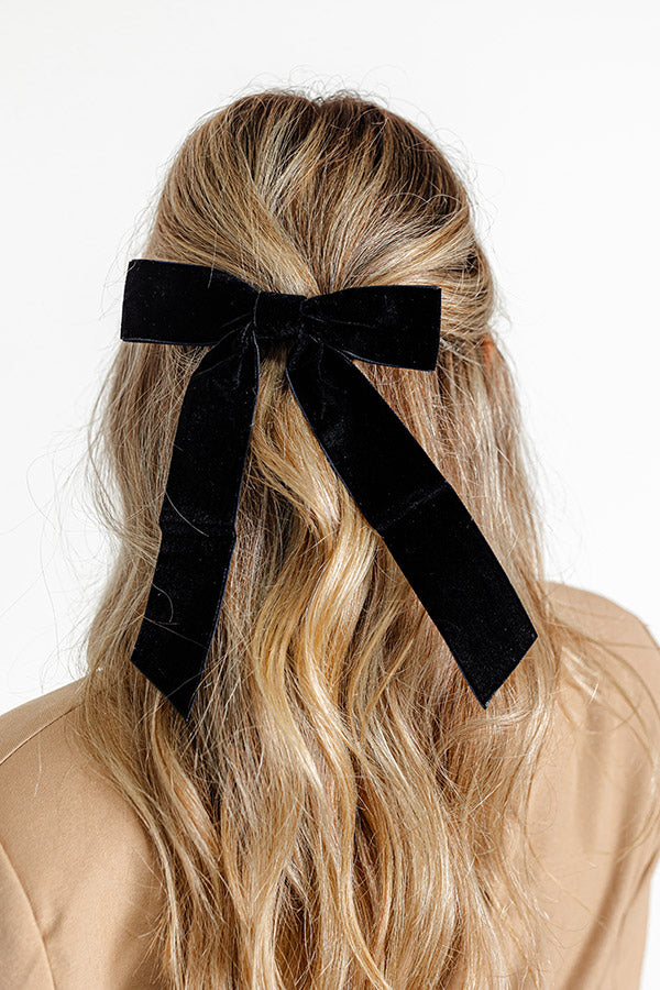 Exceptionally Chic Velvet Bow Hair Clip in Black Image - 1