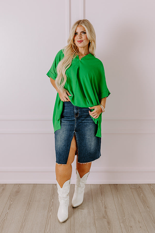 City Escape Shift Top in Kelly Green Curves Image - 4
