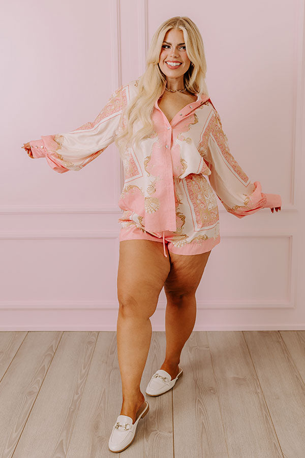 Collecting Seashells Shorts in Pink Curves
